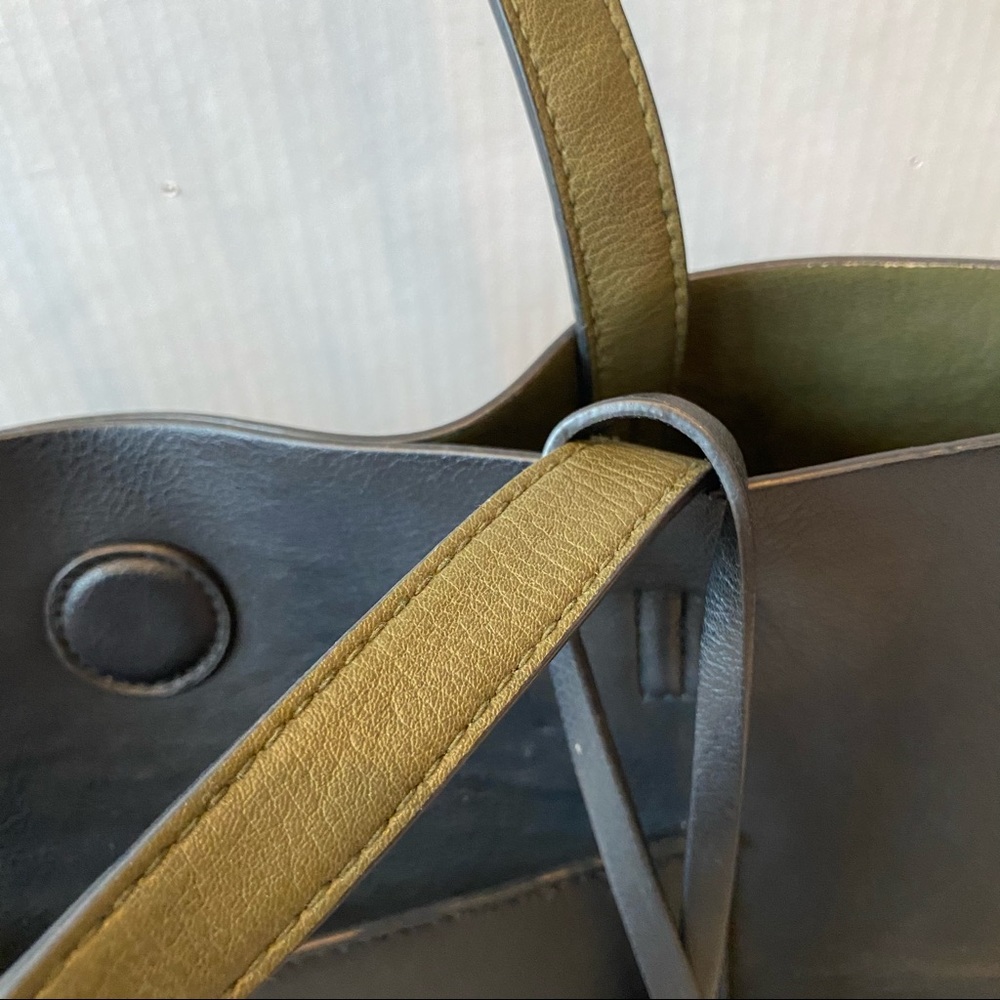 Steve Madden black and hunter green tassel shopper tote faux leather laptop bag - Picture 6 of 11